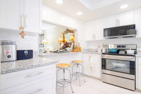 Condo in Vero Beach, Florida, 2 bedrooms  № 2173826 - photo 14