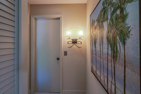 Condo in Vero Beach, Florida, 2 bedrooms  № 2173826 - photo 23