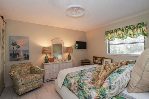 Condo in Vero Beach, Florida, 2 bedrooms  № 2173826 - photo 24