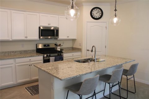 Villa ou maison à louer à Bradenton, Floride: 3 chambres, 170.57 m2 № 1311731 - photo 5