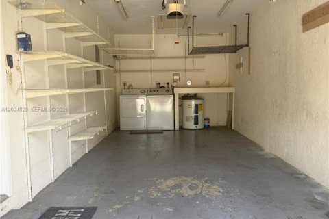 Townhouse in Tamarac, Florida 3 bedrooms, 143.35 sq.m. № 2068271 - photo 3