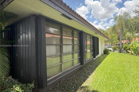 Townhouse in Tamarac, Florida 3 bedrooms, 143.35 sq.m. № 2068271 - photo 14