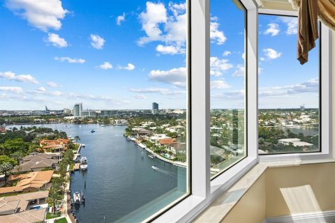 Condo in Fort Lauderdale, Florida, 3 bedrooms  № 2146387 - photo 15