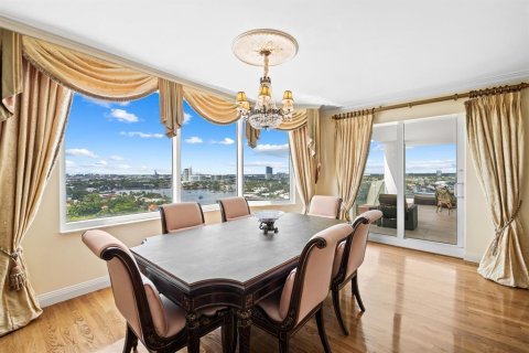Condo in Fort Lauderdale, Florida, 3 bedrooms  № 2146387 - photo 10