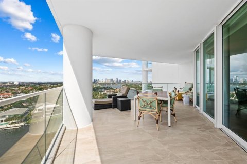 Condo in Fort Lauderdale, Florida, 3 bedrooms  № 2146387 - photo 4