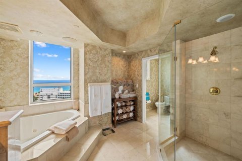 Condo in Fort Lauderdale, Florida, 3 bedrooms  № 2146387 - photo 23