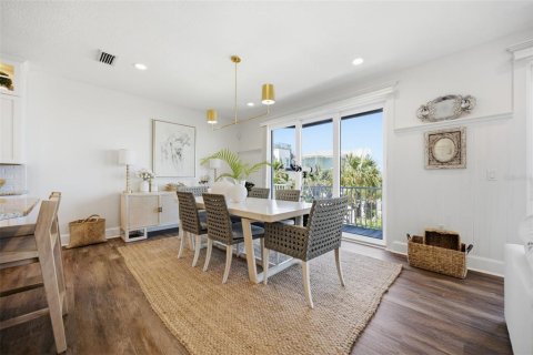 Casa en venta en Bradenton Beach, Florida, 4 dormitorios, 228.91 m2 № 2383656 - foto 12