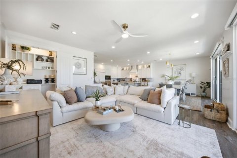 Casa en venta en Bradenton Beach, Florida, 4 dormitorios, 228.91 m2 № 2383656 - foto 5