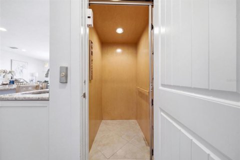 Casa en venta en Bradenton Beach, Florida, 4 dormitorios, 228.91 m2 № 2383656 - foto 25