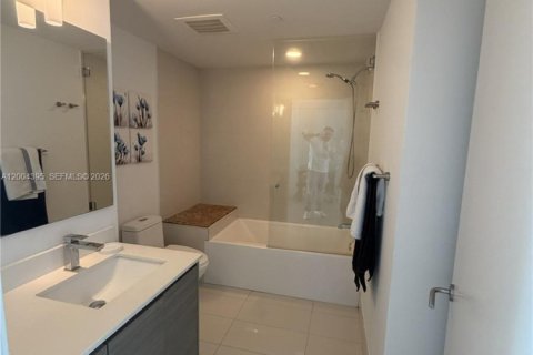 Снять в аренду кондоминиум в Майами, Флорида 2 спальни, 99.68м2, № 2068954 - фото 8