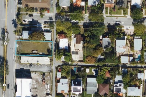 Commercial property in West Palm Beach, Florida № 2245314