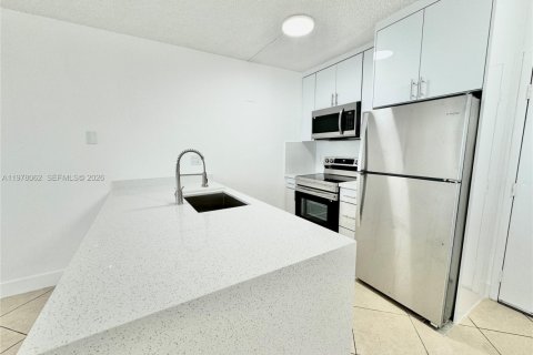 Condo in Coral Springs, Florida, 1 bedroom  № 2042025