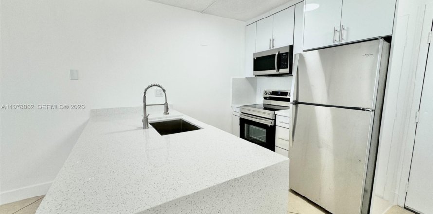 Condo in Coral Springs, Florida, 1 bedroom  № 2042025