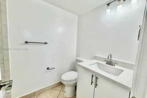 Condo in Coral Springs, Florida, 1 bedroom  № 2042025 - photo 19