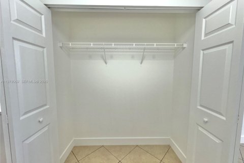 Condo in Coral Springs, Florida, 1 bedroom  № 2042025 - photo 18