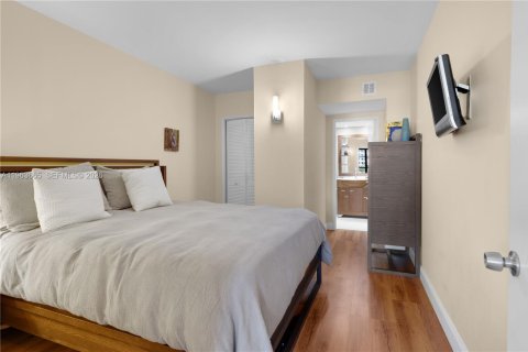 Купить кондоминиум в Халландейл-Бич, Флорида 2 спальни, 130.06м2, № 2025212 - фото 23