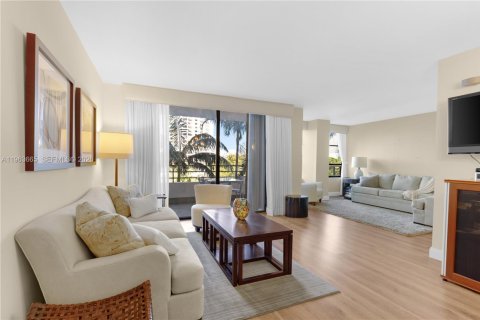 Купить кондоминиум в Халландейл-Бич, Флорида 2 спальни, 130.06м2, № 2025212 - фото 14