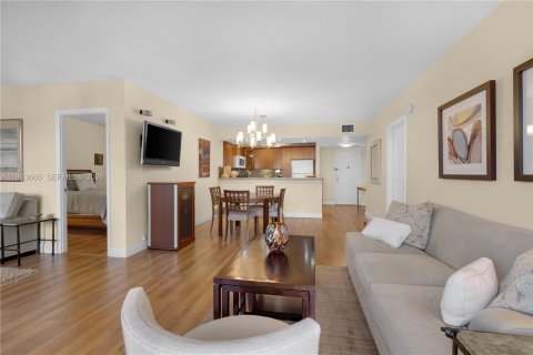 Купить кондоминиум в Халландейл-Бич, Флорида 2 спальни, 130.06м2, № 2025212 - фото 16