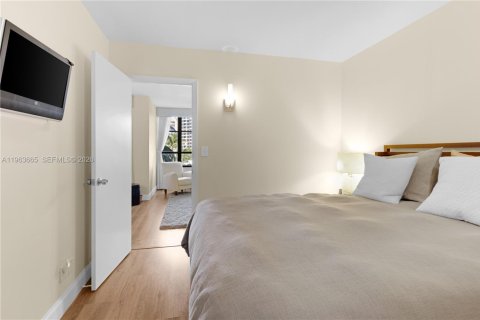 Купить кондоминиум в Халландейл-Бич, Флорида 2 спальни, 130.06м2, № 2025212 - фото 27