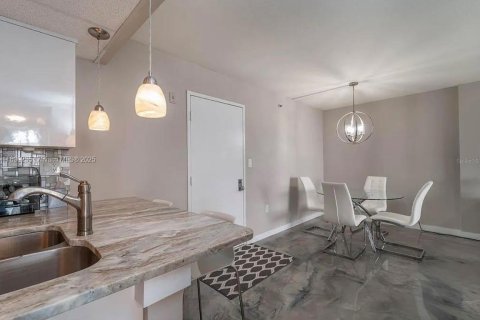 Copropriété à louer à Port Charlotte, Floride: 1 chambre, 60.94 m2 № 1946846 - photo 8