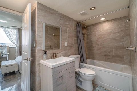 Copropriété à louer à Port Charlotte, Floride: 1 chambre, 60.94 m2 № 1946846 - photo 10