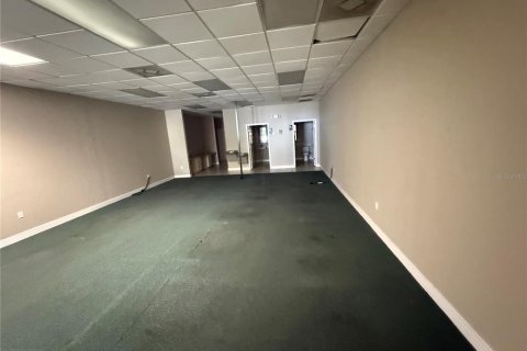 Immobilier commercial à vendre à Longwood, Floride: 1282.05 m2 № 2413499 - photo 3