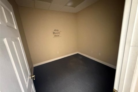 Immobilier commercial à vendre à Longwood, Floride: 1282.05 m2 № 2413499 - photo 17