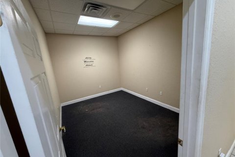 Immobilier commercial à vendre à Longwood, Floride: 1282.05 m2 № 2413499 - photo 14
