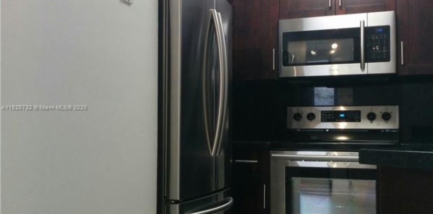 Condo in Miami, Florida, 1 bedroom  № 1804507