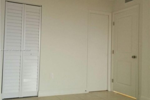 Condo in Miami, Florida, 1 bedroom  № 1804507 - photo 22