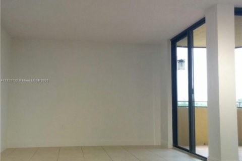Condo in Miami, Florida, 1 bedroom  № 1804507 - photo 3