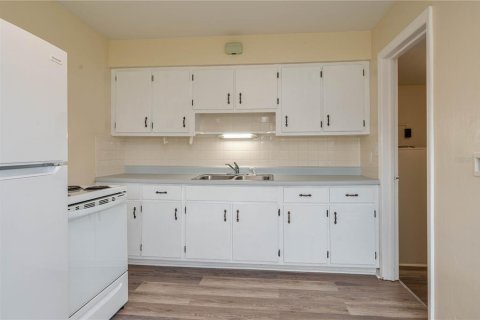 Casa en venta en Frostproof, Florida, 2 dormitorios, 96.62 m2 № 1833507 - foto 8