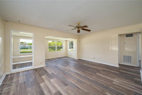 Casa en venta en Frostproof, Florida, 2 dormitorios, 96.62 m2 № 1833507 - foto 7