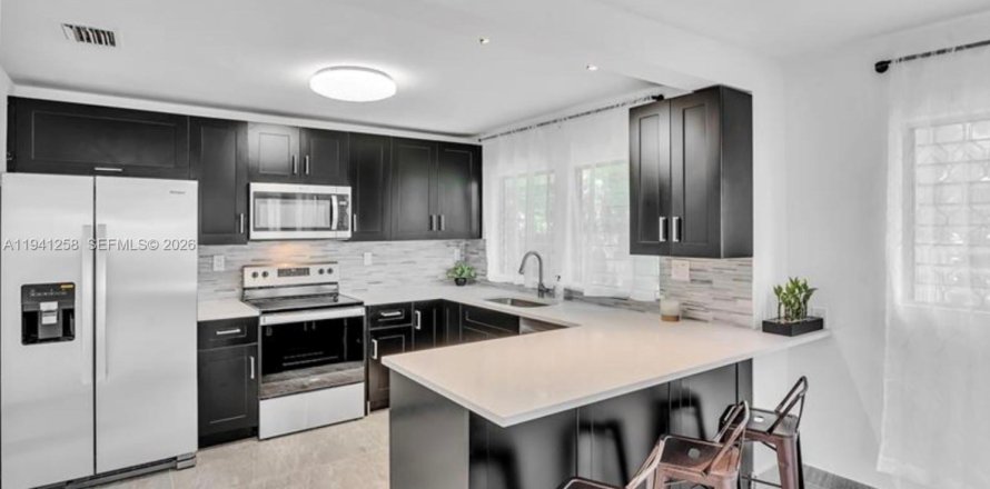 Villa ou maison à Hallandale Beach, Floride 4 chambres, 143.07 m2 № 1998542