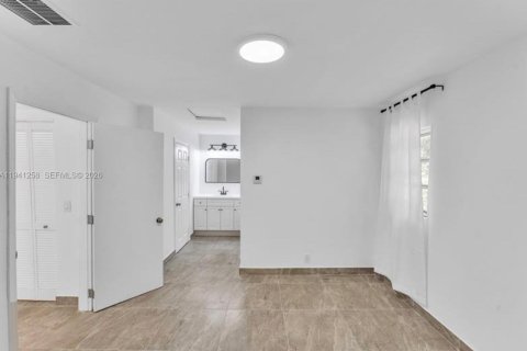 Villa ou maison à louer à Hallandale Beach, Floride: 4 chambres, 143.07 m2 № 1998542 - photo 5