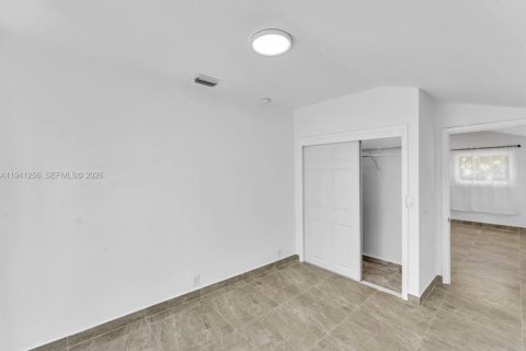 Villa ou maison à louer à Hallandale Beach, Floride: 4 chambres, 143.07 m2 № 1998542 - photo 14