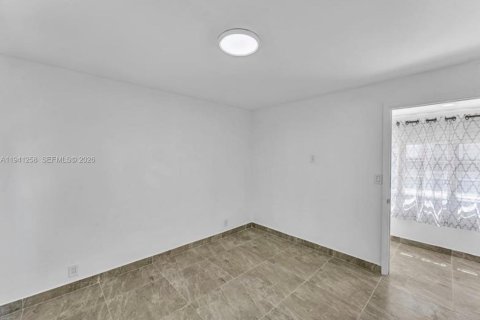 Villa ou maison à louer à Hallandale Beach, Floride: 4 chambres, 143.07 m2 № 1998542 - photo 9