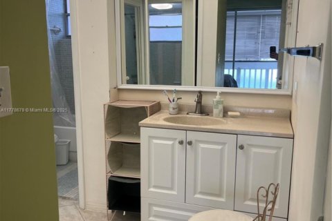 Copropriété à vendre à Miami, Floride: 1 chambre, 73.67 m2 № 2039559 - photo 13