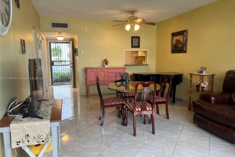 Copropriété à vendre à Miami, Floride: 1 chambre, 73.67 m2 № 2039559 - photo 9