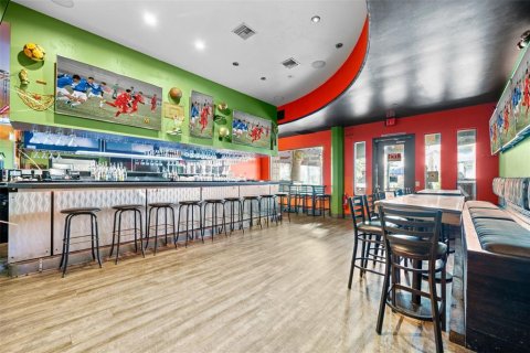 Propiedad comercial en alquiler en Palm Coast, Florida, 230.86 m2 № 1916458 - foto 12