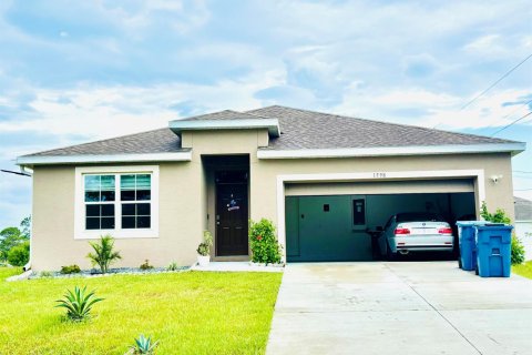 House in Palm Bay, Florida 4 bedrooms, 170.01 sq.m. № 2083881