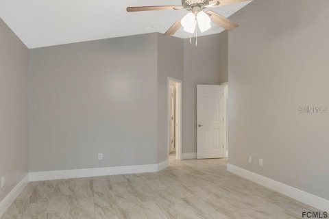 House in Palm Coast, Florida 4 bedrooms, 229.1 sq.m. № 2205560 - photo 21