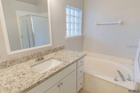House in Palm Coast, Florida 4 bedrooms, 229.1 sq.m. № 2205560 - photo 23