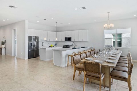 House in Kissimmee, Florida 9 bedrooms, 378.39 sq.m. № 1525109 - photo 22