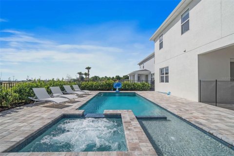 House in Kissimmee, Florida 9 bedrooms, 378.39 sq.m. № 1525109 - photo 5