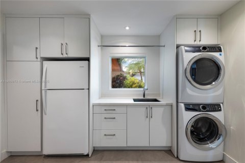 Casa en venta en Pinecrest, Florida, 5 dormitorios, 301.56 m2 № 1953974 - foto 23