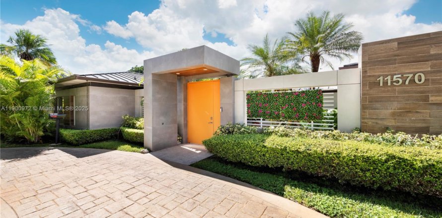 Casa en Pinecrest, Florida 5 dormitorios, 301.56 m2 № 1953974