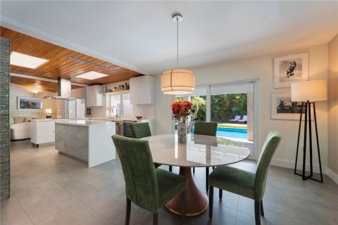 Casa en venta en Pinecrest, Florida, 5 dormitorios, 301.56 m2 № 1953974 - foto 7