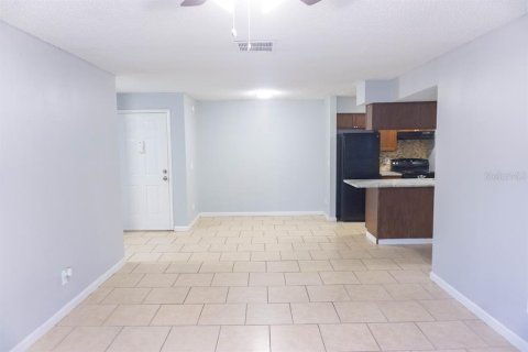 Condo in Brandon, Florida, 2 bedrooms  № 1798528 - photo 6