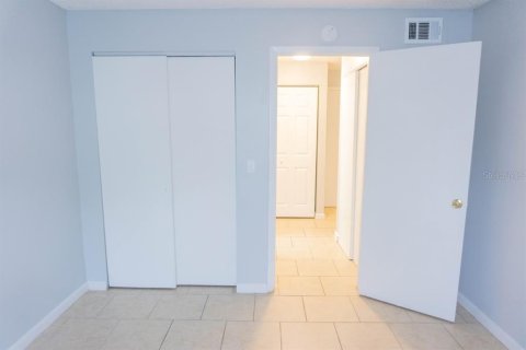 Condo in Brandon, Florida, 2 bedrooms  № 1798528 - photo 14